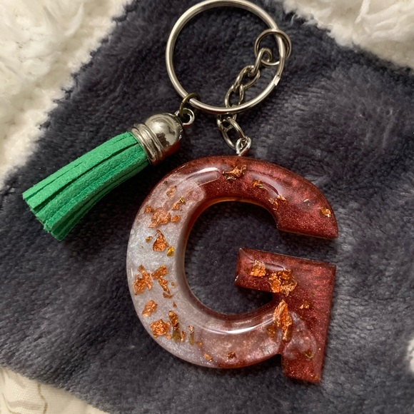 Handmade Resin Name Initials Keychains - Picture 3 of 13